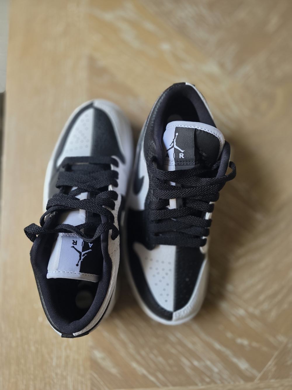 Nike Black & White Low-Top Jumpman Sneakers